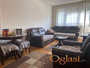 Izdajemo stan u centru